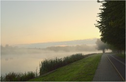 Fog over the river / ***