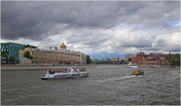 Clouds over the city / ***