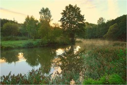 Sunrise over the river / ***