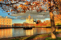 Autumn in Peterhof / ***