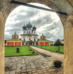 The monastery / ***