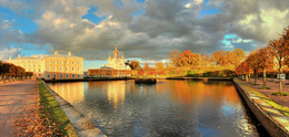 Autumn in Peterhof / ***