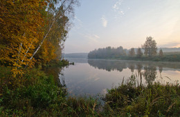 October on the lake / ***