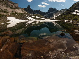 Lake Mountain spirits / ***