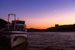 On the water / ***