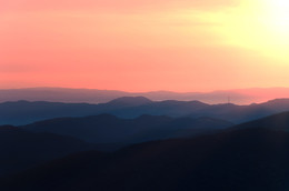 Sunset in the mountains / ***