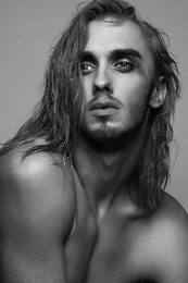 Vitaly / B&amp;W photo portrait