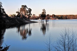 The holy lake / ***