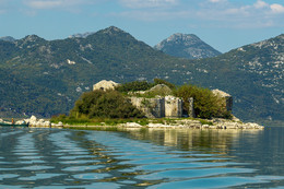 Morning on the lake / ***