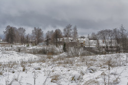 The village / ***