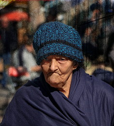 old woman / ***