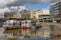 Quay / ***
