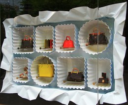 Through the glass / ***