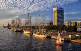 harbor came into our ships / ***
