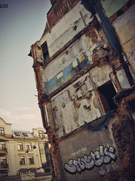 City of Contrasts / ***
