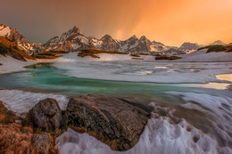 Krummschnabelsee / Tauwetter beim Krummschnabelsee in Obertauern