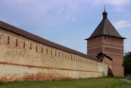 Suzdal Kremlin / ***