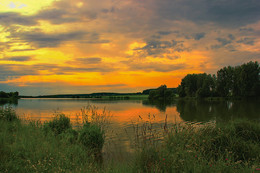 Sunset on the pond / ***