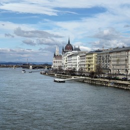 Budapest / ***