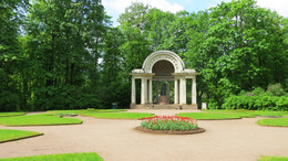 In Pavlovsk / ***