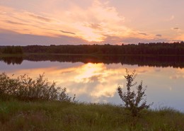 Sunset on the lake / ***