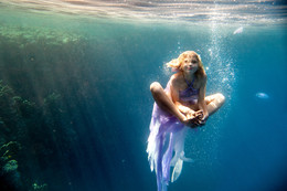 Underwater Elph / ***