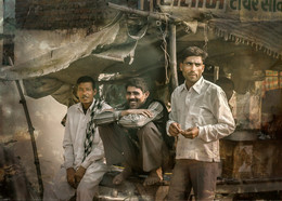 Three Comrades / ***