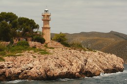 Lighthouse / ***