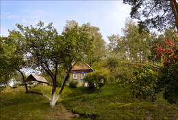 Little House on the hillside / ***