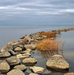 At Bay / ***