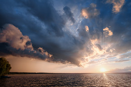 Sunset on Plescheevo / ***