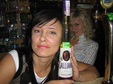 Barmaid / ***