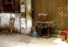 chair, two stools and machine "Singer" / ***