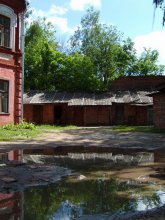 Reflection of the yard / ***