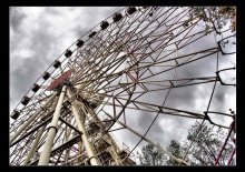 Ferris wheel / ***