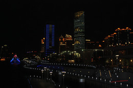 The city sleeps / ***