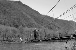 Road by walking / ***