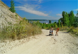 Road by walking / _______