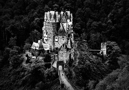 Eltz Castle / ***