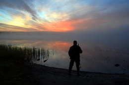 Dawn on the lake. / ***