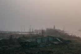 mist day / ***