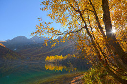 Autumn on the Lake / ***