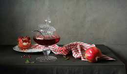 Pomegranate juice / ***