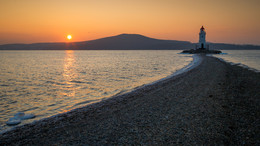 Lighthouse / ***