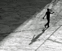 Tightrope walker / ***