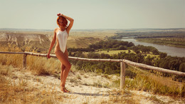 Hot / ***