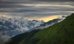 Mountains and clouds / ***