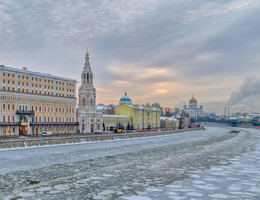 Sofiyskaja naberezhnaja / ***