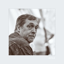 public opinion / ***