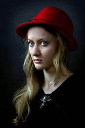 Girl in a red hat ... / ***